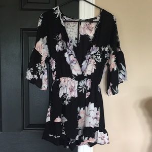Deep V Bell Sleeve Floral Romper F21